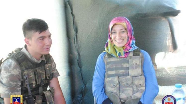 Üs bölgesinde görev yapan askere annesinden bayram sürprizi