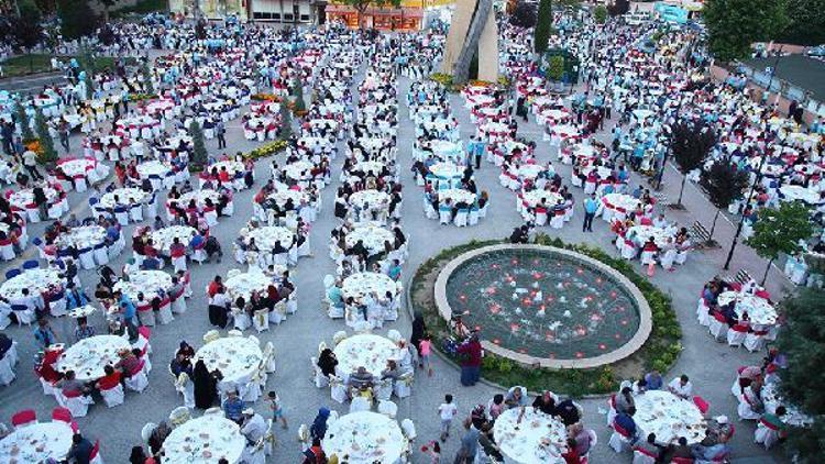 Sakaryada 110 bin kişiye iftar yemeği verildi