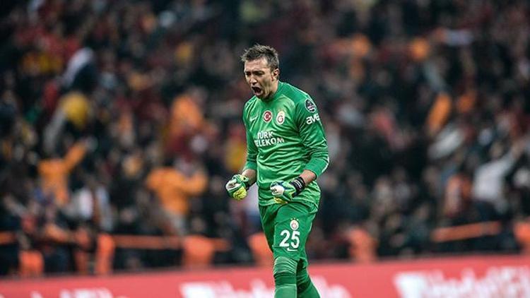 Muslera’dan büyük özveri