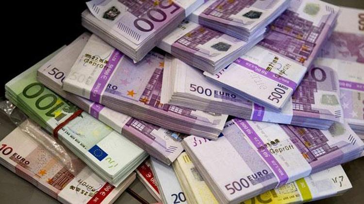 Euroda sert hareketler: 4 lirayı gördü 3.97ye geriledi