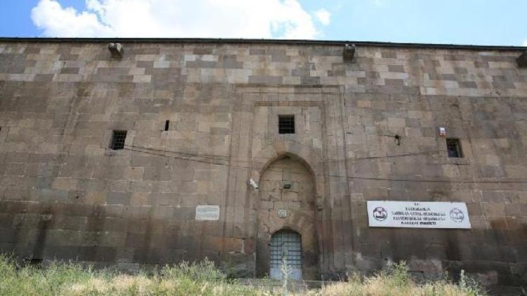 Melikgazi Belediyesi, tarihi Köşk Medresesini restore edecek