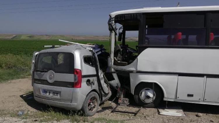 Adanada kaza: 1 ölü, 11 yaralı
