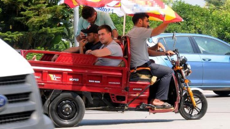 Motosiklete plaj şemsiyesi