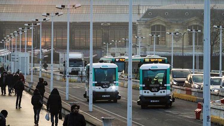 Sürücüsüz minibüsler yollara çıkıyor