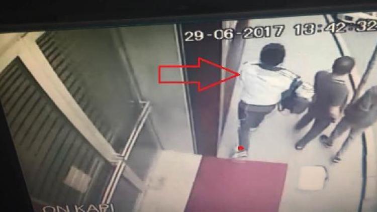 Şişlide banka soygunu; Soyguncu kaçarken kameralara yakalandı