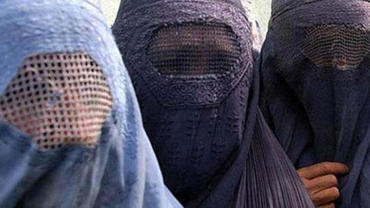 Fransa’da Lorette Belediyesi gölette burkayı yasakladı