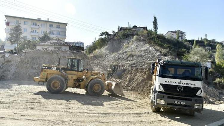 Kavurucu sıcakta altyapı çalışması