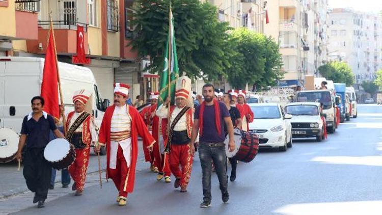 Mersinde, mehter takımı ile çeyiz töreni ilgi gördü