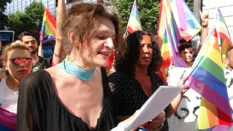 Ek fotoğraflar //Şişlide LGBT yürüyüşü:  7 kişi gözaltına alındı