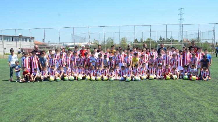Sivasspor futbol okulu eğitime başladı
