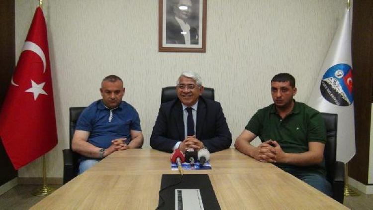 Kars Belediye Başkanı MHPli Karaçanta: Görevimizin başındayız