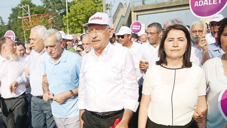 Kılıçdaroğlu: 15 Temmuz şehitleri için de yürüyoruz