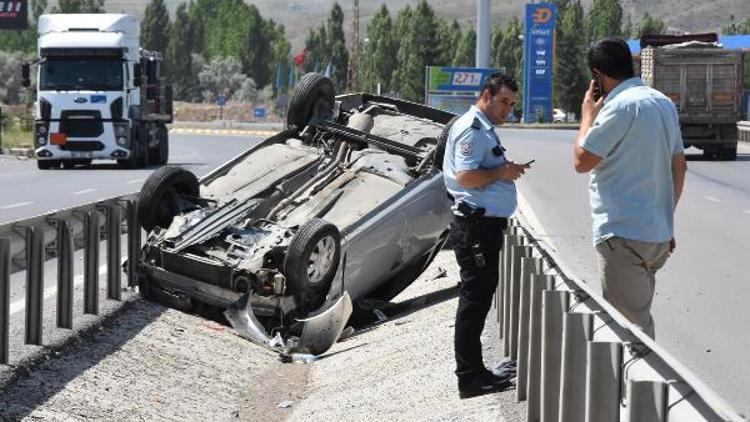 Sivasta trafik kazası: 3 yaralı