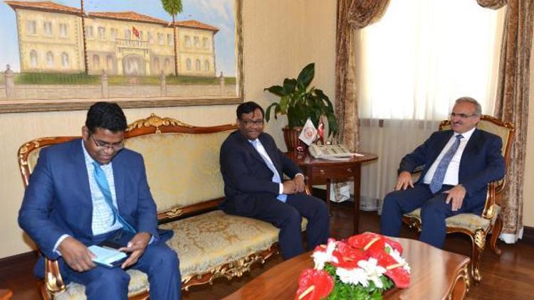 Bangladeş Büyükelçisi Valiliği ziyaret etti