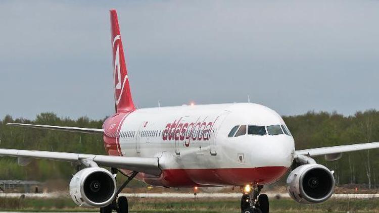 Zürih- İstanbul seferini yapan uçağın kokpit camı çatladı