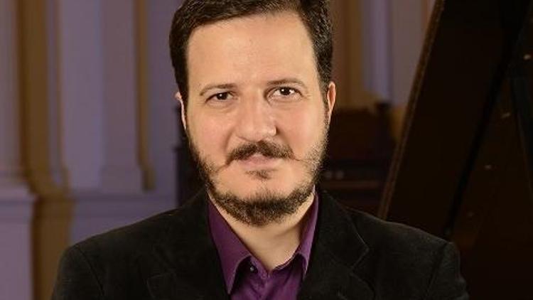 Mehmet Ali Sanlıkol: ‘Müzisyen çağın yarattığı illüzyon tuzağına düşmemeli’