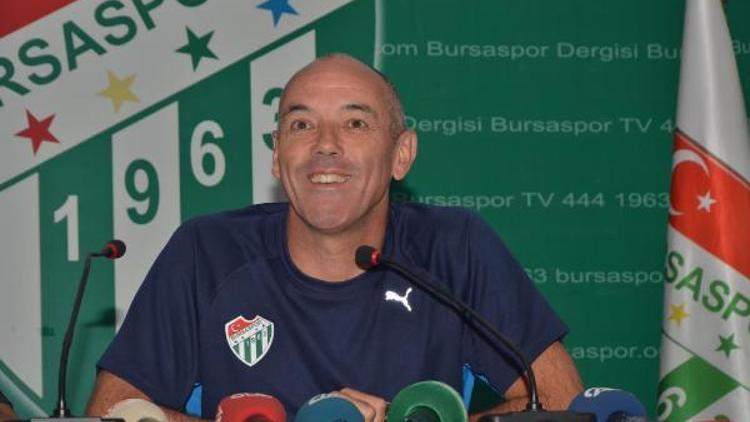 Bursaspor teknik direktörü Le Guen: Beşiktaş ve Fenerbahçeyle yarışamayız