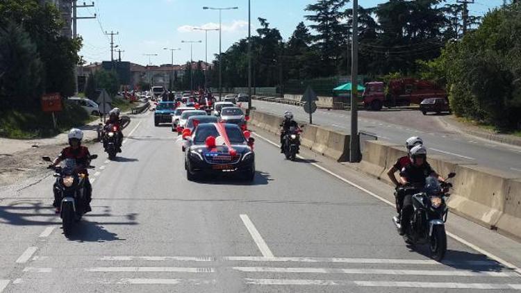 Bakan Işık sünnet olan şehit çocuklarına makam aracını verdi