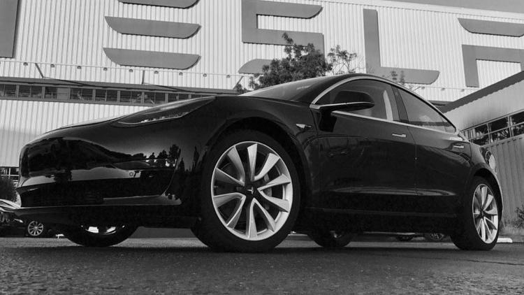 İşte karşınızda Tesla Model 3