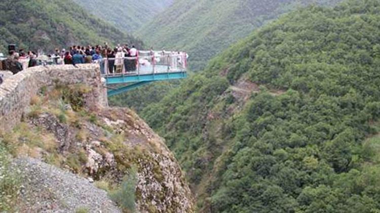 220 metre yükseklikte tehlikeli horon Sakın Karadeniz usulü oynamayın