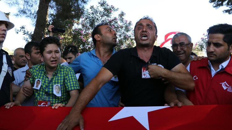 Hatay şehidine en acı veda: Bırakma beni baba