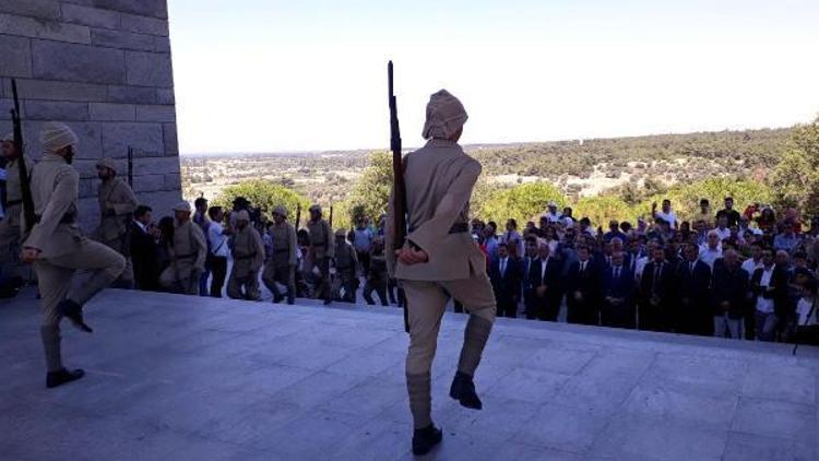 Şehitler Abidesinde 15 Temmuz şehitleri için anma