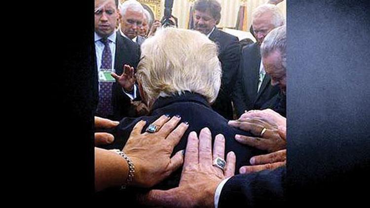 Oval Ofis’te Başkan’a dua