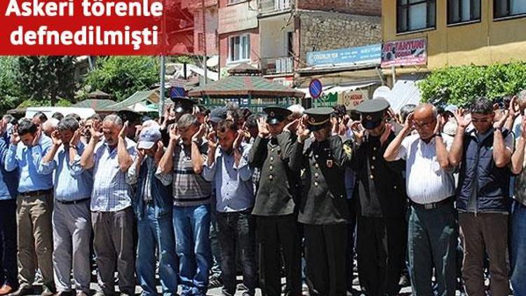 Askeri törenle defnedilen gazinin yakınlarını endişe sardı