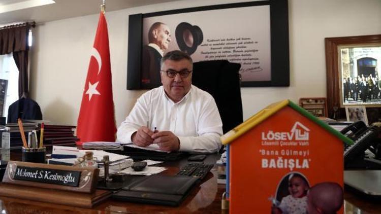 Başkan Kesimoğlu, LÖSEVe bağış topluyor