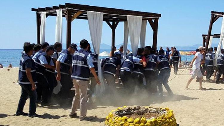 Ünlü plajda hava destekli operasyon Tatilciler şaştı kaldı