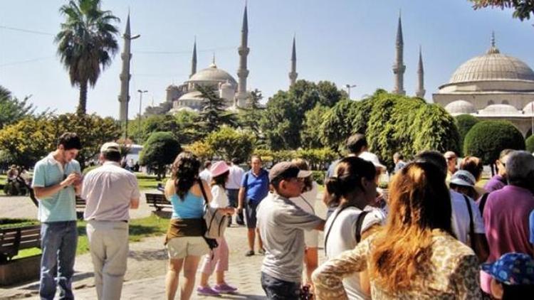 Türkiye tatilini 728 paket sigarayla bedavaya getirmeye çalışan turist yakalandı