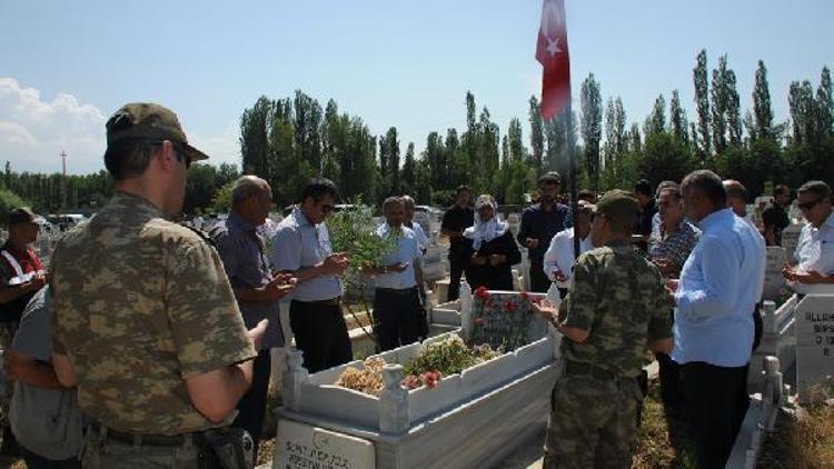 Iğdırda şehitlere anma