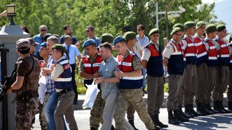 Heroya karşı traitor tişörtü (2)