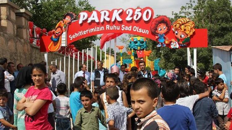 Başkalede 15 Temmuz şehitleri anısına çocuk parkı açıldı
