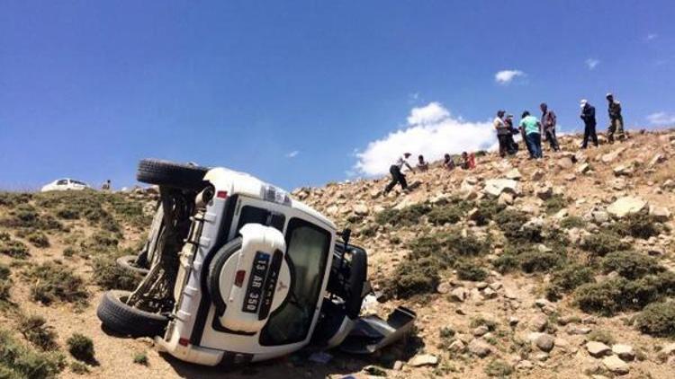 Ambulans Süphan Dağı’nda kaza yaptı; 2 yaralı