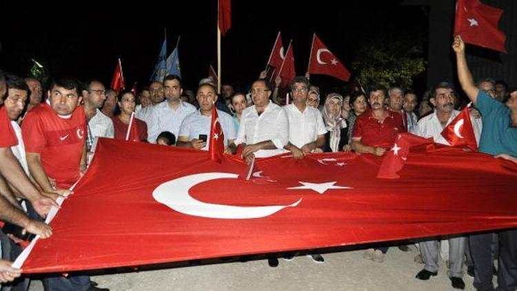 Finikede Milli Birlik Yürüyüşü