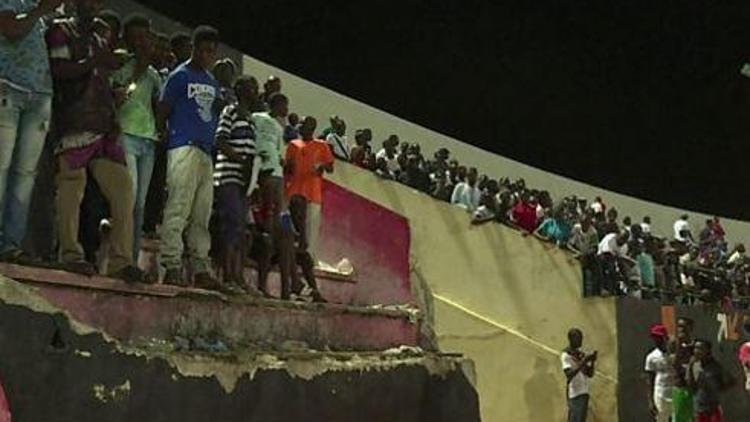 Senegalde stadyum duvarı çöktü: 8 ölü