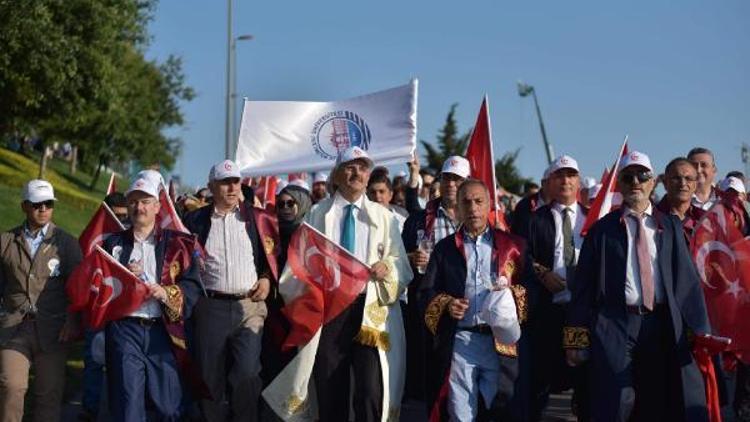 Sağlık Bilimleri Üniversitesi Rektörü Prof.Dr. Cevdet ErdölŞehitlerimiz asla ve asla bu millet tarafından unutulmayacak, unutturulmayacaktır