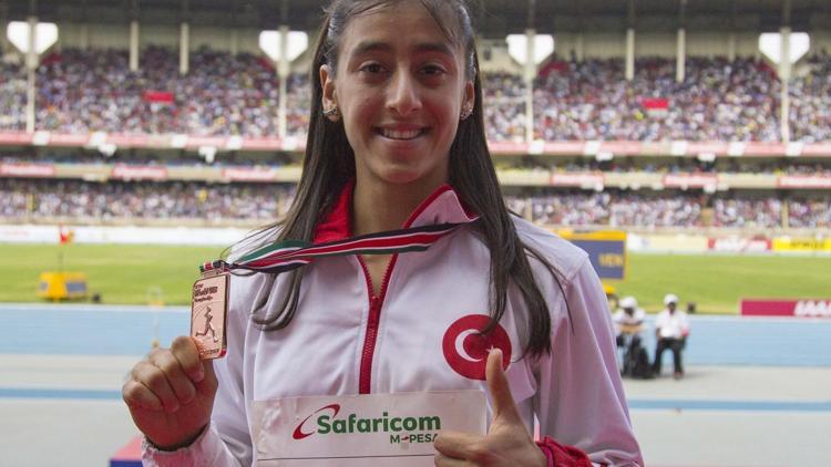 Mizgin Aydan 200 metrede Türkiye rekoru