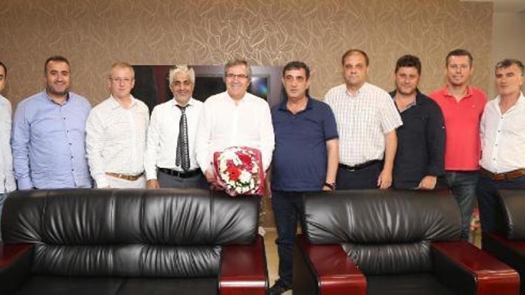 Bandırmaspor yönetimi Belediye Başkanı Dursun Mirza’yı ziyaret etti