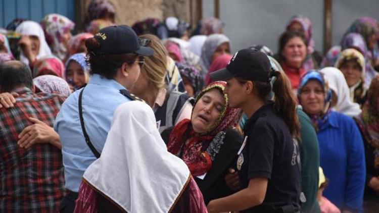 Kazada şehit olan polis, Kütahyada toprağa verildi