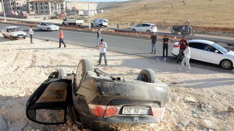 Gaziantepte otomobil devrildi: 4 yaralı