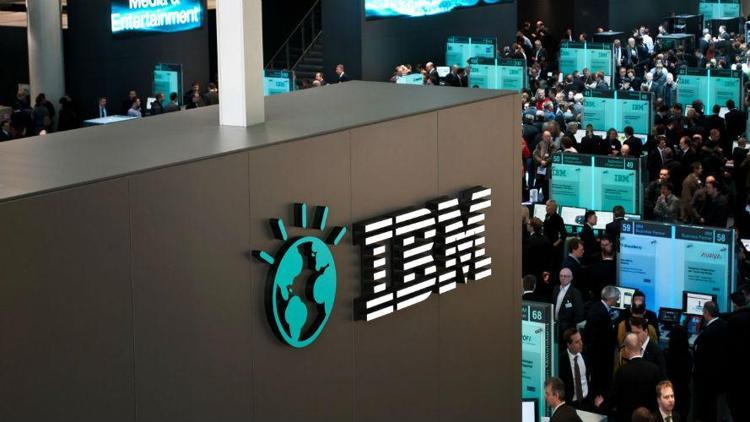 IBMin ikinci çeyrekte net karı ve geliri azaldı