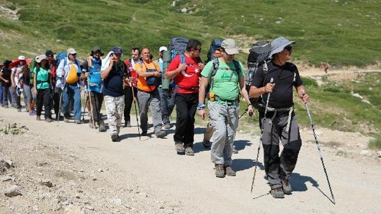 15 Temmuz şehitleri anısına Uludağın zirvesine tırmandılar