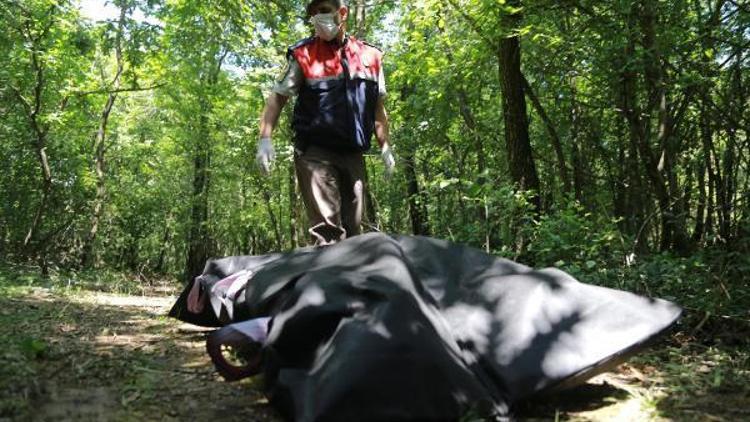 Ormanda yakılmış erkek cesedi bulundu