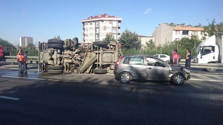 Kağıthanede trafik kazası: 4 yaralı