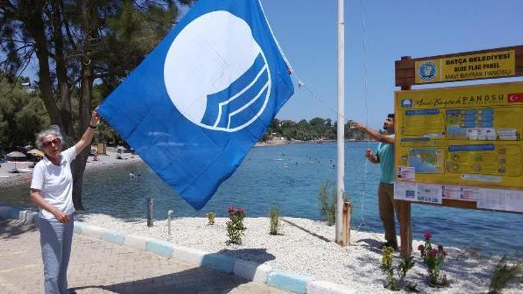 Datça plajlarında mavi bayraklar dalgalanıyor