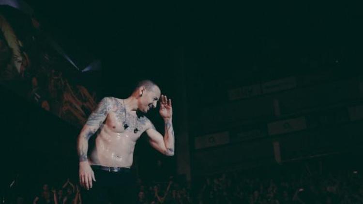 Linkin Park’ın vokalisti intihar etti