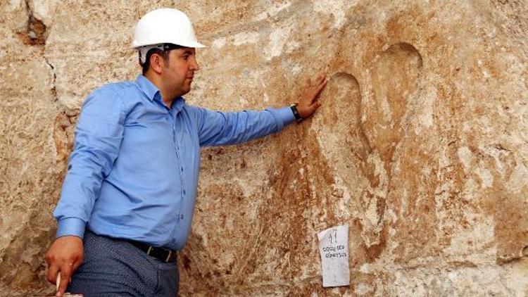 Selçuklu hamamı duvarında 762 yıllık kalp figürü bulundu