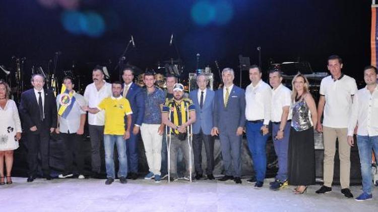 Fenerbahçede İzmirde Euroleague kupasıyla kutlama
